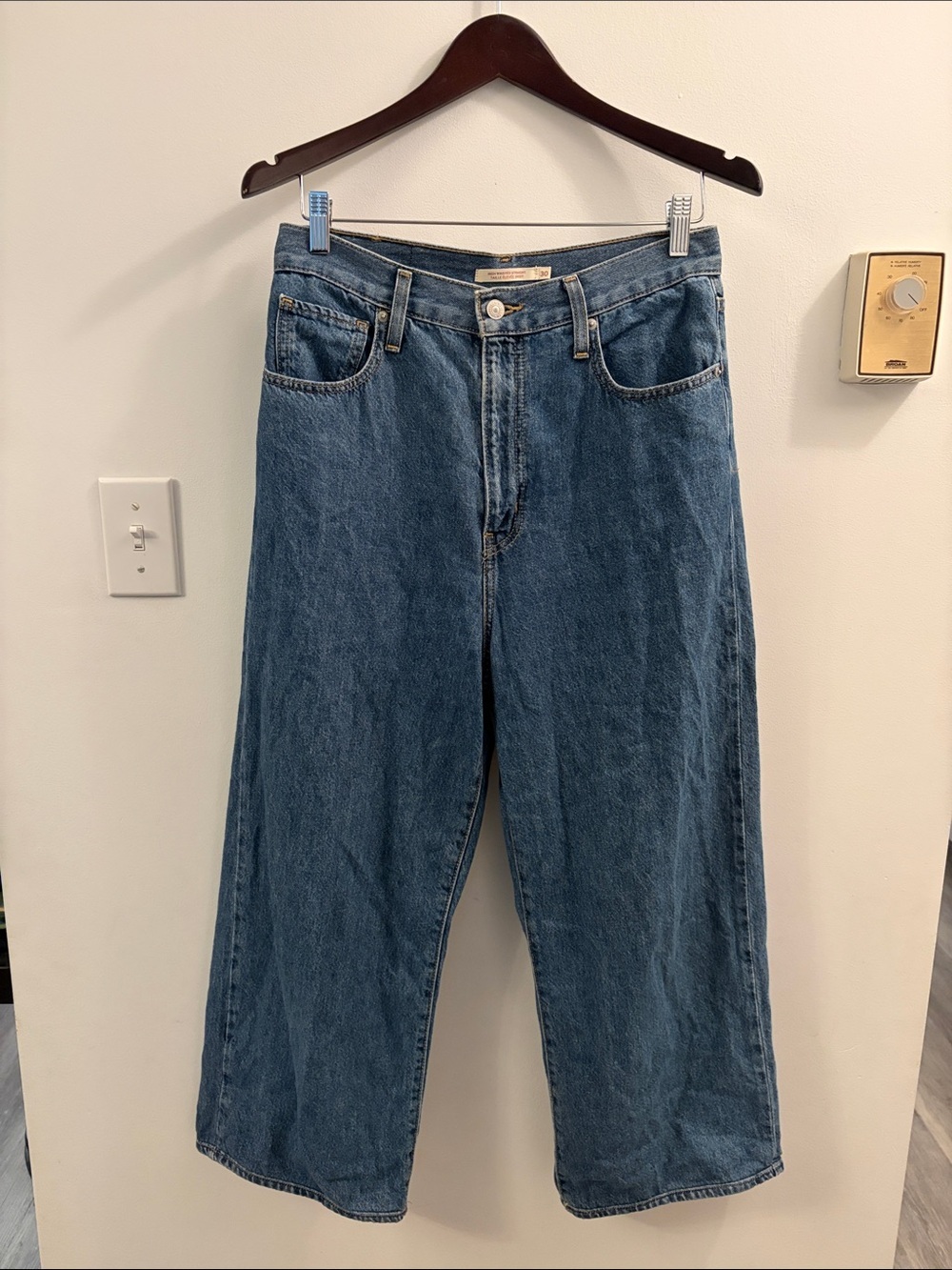 Levi's Women's Straight Leg Jeans in Classic Blue